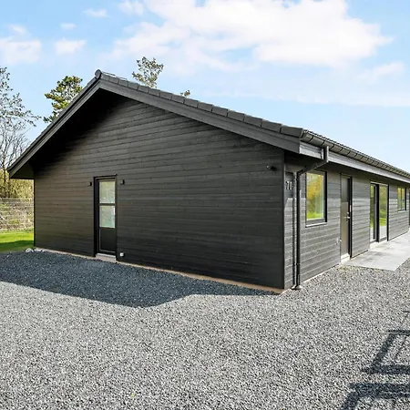 Stunning In With 3 Bedrooms And Internet