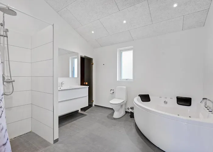 Stunning In With 3 Bedrooms And Internet Semesterbostad *