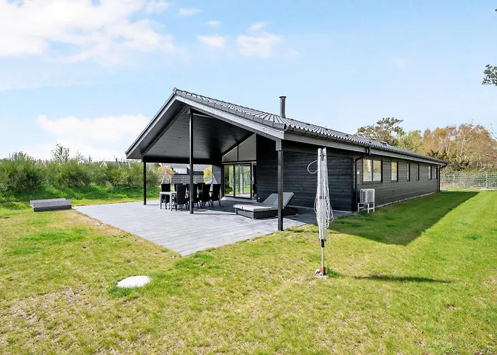 Stunning In With 3 Bedrooms And Internet