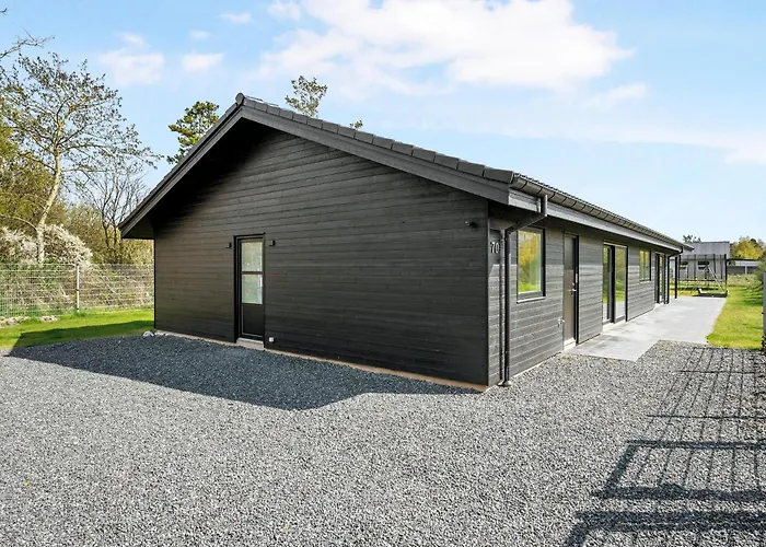 Stunning In With 3 Bedrooms And Internet