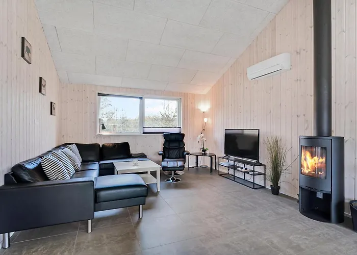 Stunning In With 3 Bedrooms And Internet